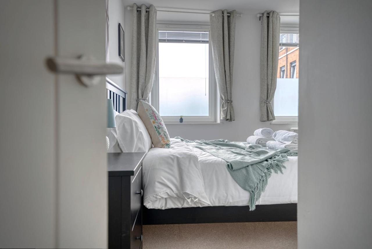 The Post House Two By Fortuna Property Gloucester Dış mekan fotoğraf