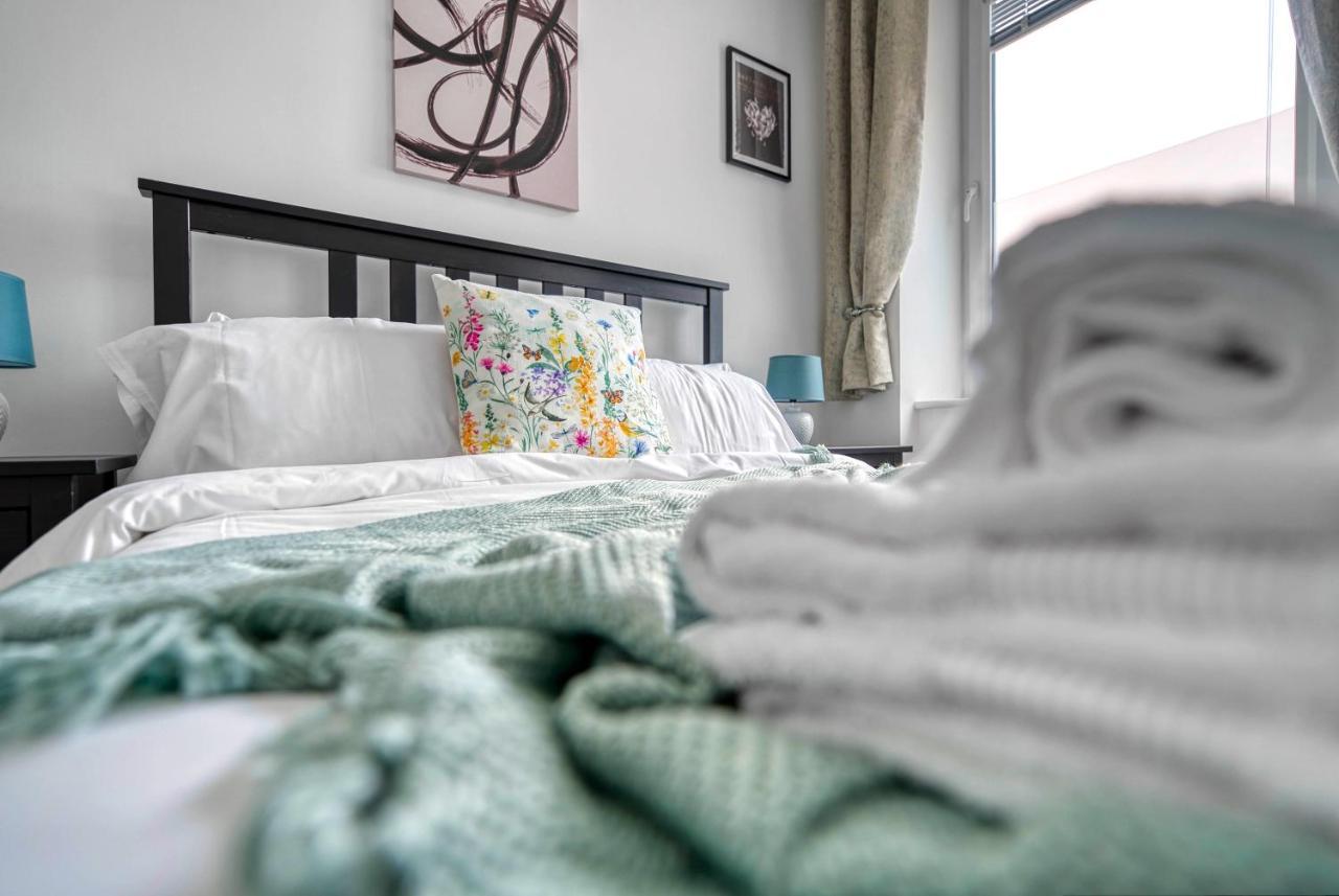 The Post House Two By Fortuna Property Gloucester Dış mekan fotoğraf